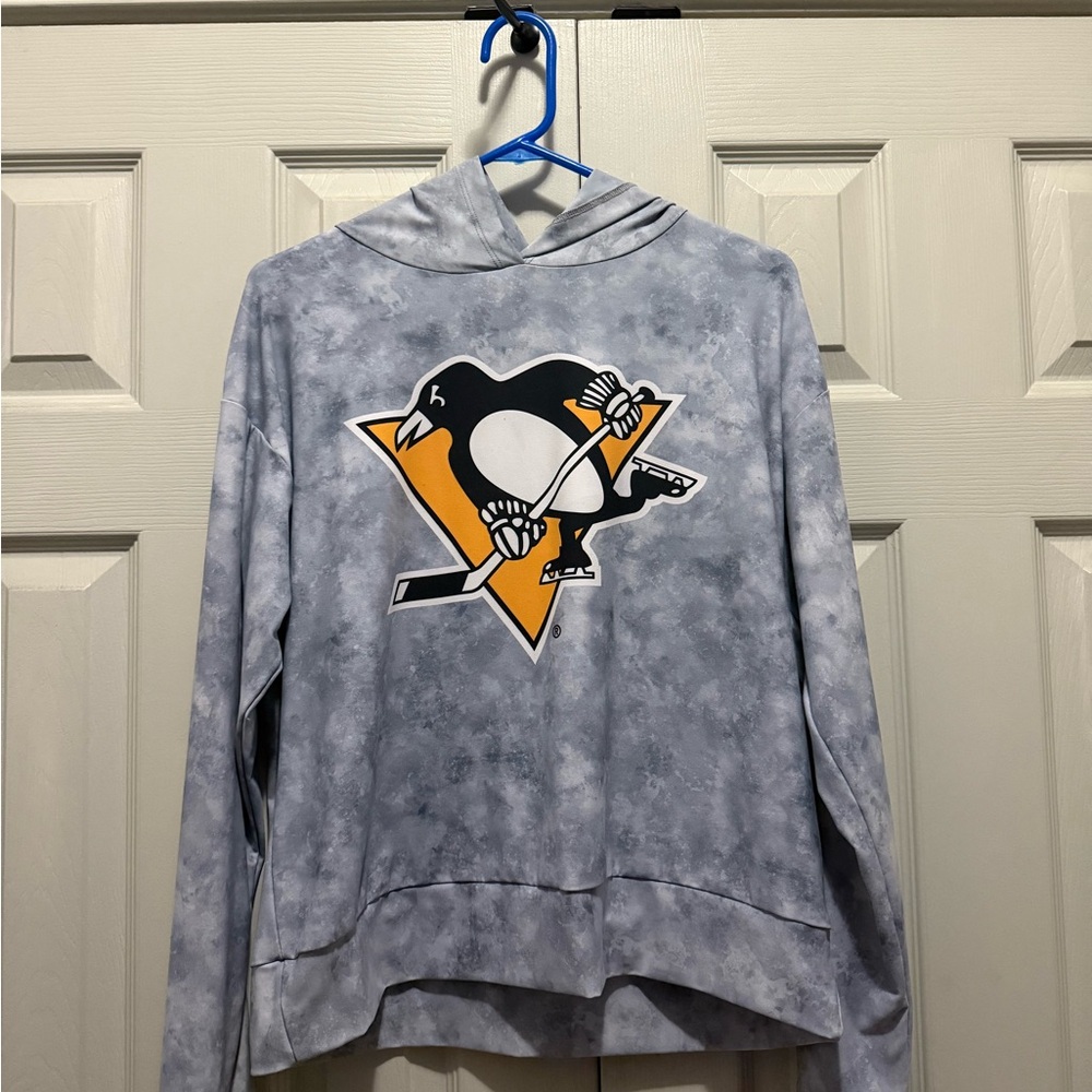 Women’s Pittsburgh Penguins Gray Hoodie (Size XL)  $15